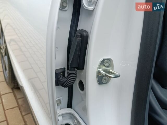 Білий Опель Ampera-e, об'ємом двигуна 0 л та пробігом 160 тис. км за 13700 $, фото 88 на Automoto.ua