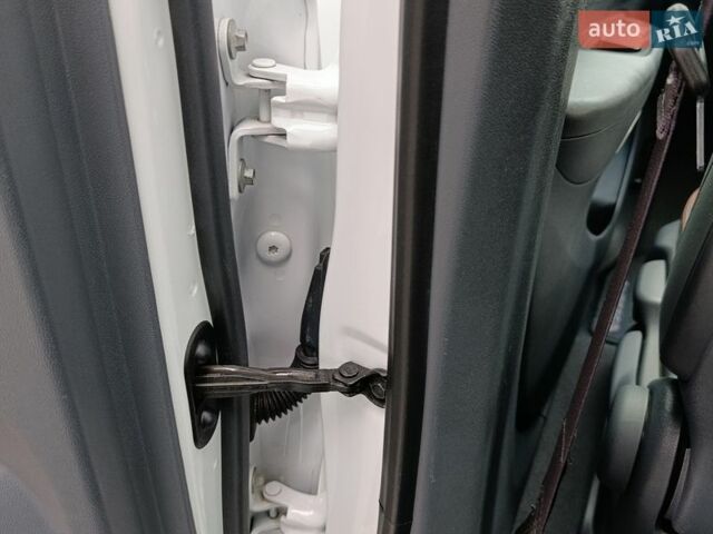 Білий Опель Ampera-e, об'ємом двигуна 0 л та пробігом 160 тис. км за 13700 $, фото 62 на Automoto.ua