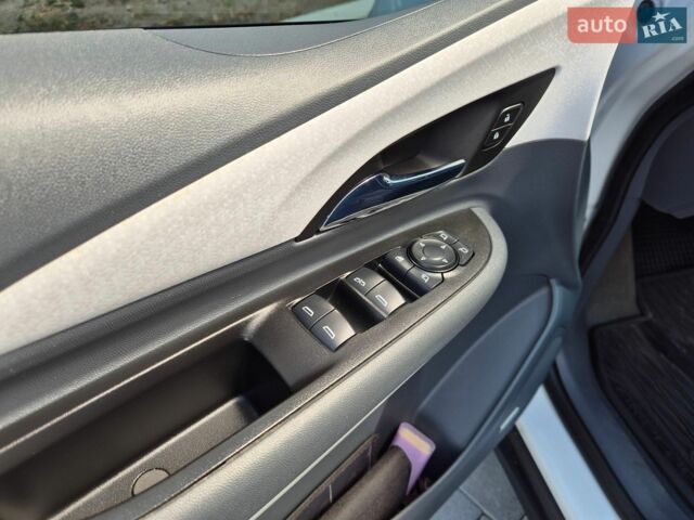 Белый Опель Ampera-e, объемом двигателя 0 л и пробегом 119 тыс. км за 14800 $, фото 38 на Automoto.ua