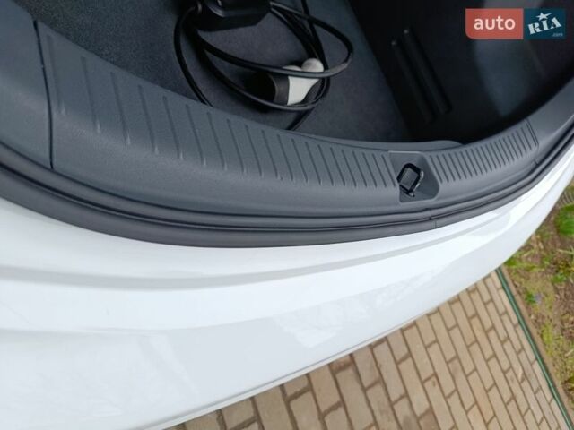 Білий Опель Ampera-e, об'ємом двигуна 0 л та пробігом 160 тис. км за 13700 $, фото 67 на Automoto.ua