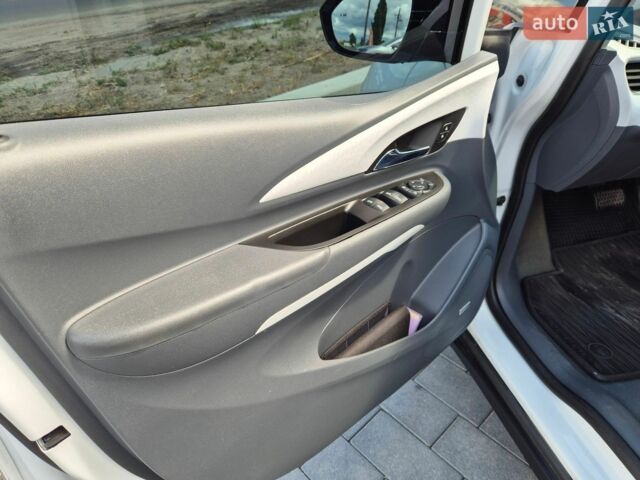 Белый Опель Ampera-e, объемом двигателя 0 л и пробегом 119 тыс. км за 14800 $, фото 37 на Automoto.ua