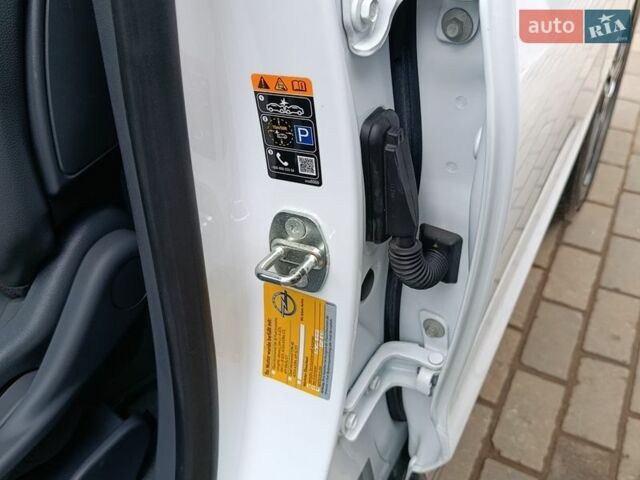 Білий Опель Ampera-e, об'ємом двигуна 0 л та пробігом 160 тис. км за 13700 $, фото 56 на Automoto.ua