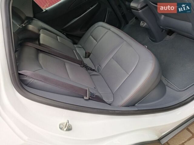 Білий Опель Ampera-e, об'ємом двигуна 0 л та пробігом 160 тис. км за 13700 $, фото 73 на Automoto.ua