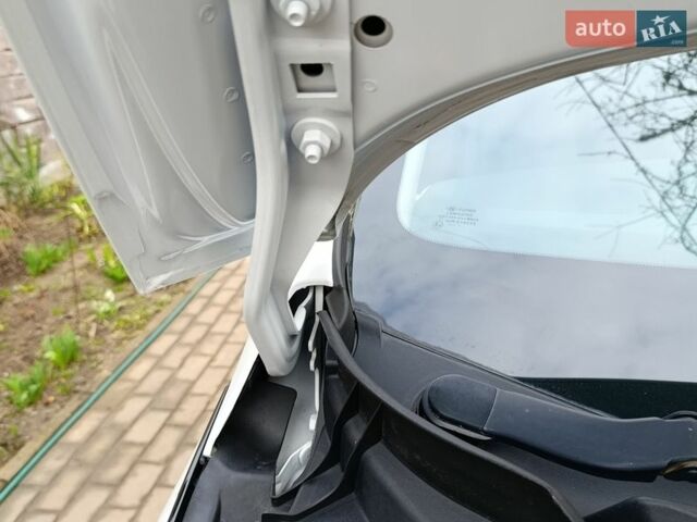 Білий Опель Ampera-e, об'ємом двигуна 0 л та пробігом 160 тис. км за 13700 $, фото 102 на Automoto.ua