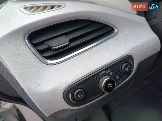 Білий Опель Ampera-e, об'ємом двигуна 0 л та пробігом 160 тис. км за 13700 $, фото 46 на Automoto.ua