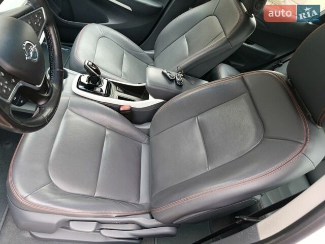 Білий Опель Ampera-e, об'ємом двигуна 0 л та пробігом 160 тис. км за 13700 $, фото 41 на Automoto.ua