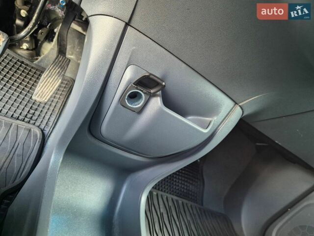 Белый Опель Ampera-e, объемом двигателя 0 л и пробегом 119 тыс. км за 14800 $, фото 29 на Automoto.ua
