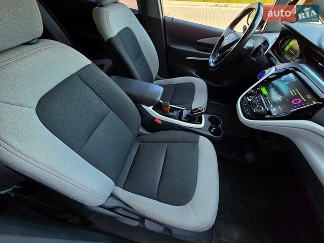 Белый Опель Ampera-e, объемом двигателя 0 л и пробегом 129 тыс. км за 14499 $, фото 30 на Automoto.ua