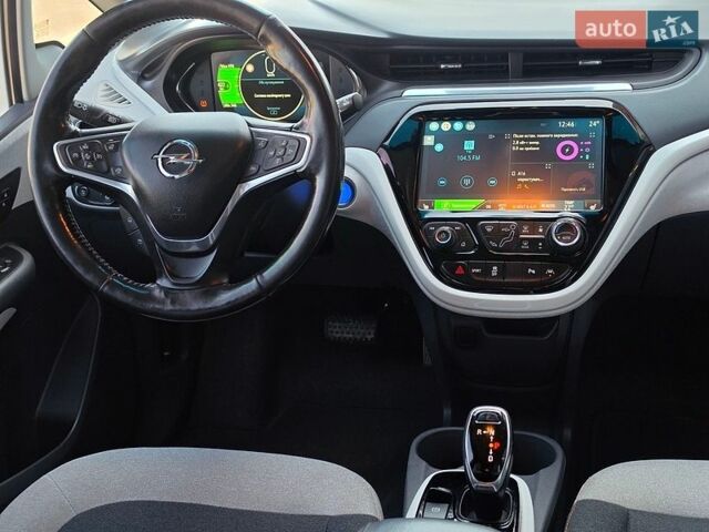 Белый Опель Ampera-e, объемом двигателя 0 л и пробегом 129 тыс. км за 14499 $, фото 28 на Automoto.ua