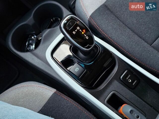 Білий Опель Ampera-e, об'ємом двигуна 0 л та пробігом 129 тис. км за 13999 $, фото 39 на Automoto.ua