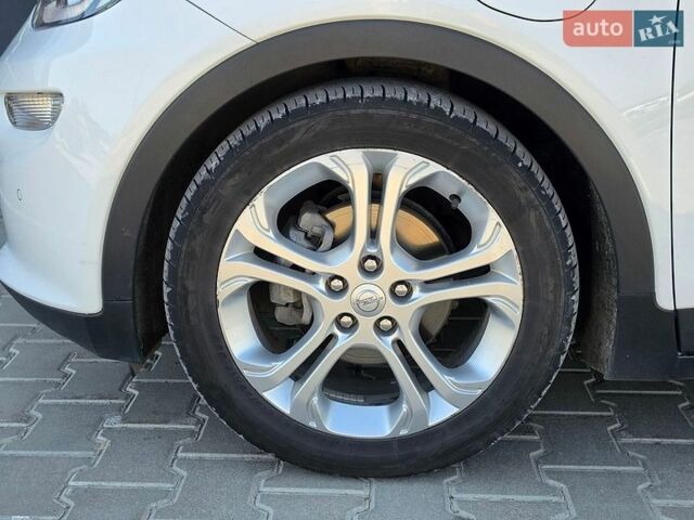 Белый Опель Ampera-e, объемом двигателя 0 л и пробегом 129 тыс. км за 14499 $, фото 19 на Automoto.ua