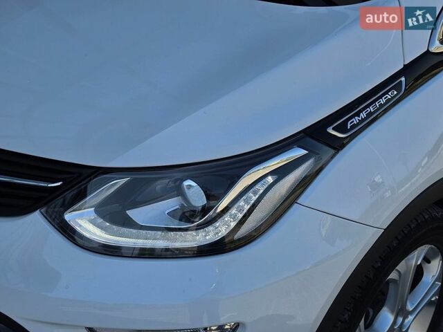 Белый Опель Ampera-e, объемом двигателя 0 л и пробегом 129 тыс. км за 14499 $, фото 16 на Automoto.ua