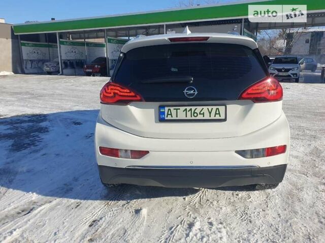 Белый Опель Ampera-e, объемом двигателя 0 л и пробегом 105 тыс. км за 17300 $, фото 5 на Automoto.ua