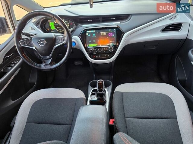 Белый Опель Ampera-e, объемом двигателя 0 л и пробегом 129 тыс. км за 14499 $, фото 29 на Automoto.ua