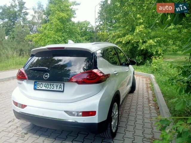 Белый Опель Ampera-e, объемом двигателя 0 л и пробегом 170 тыс. км за 15250 $, фото 4 на Automoto.ua