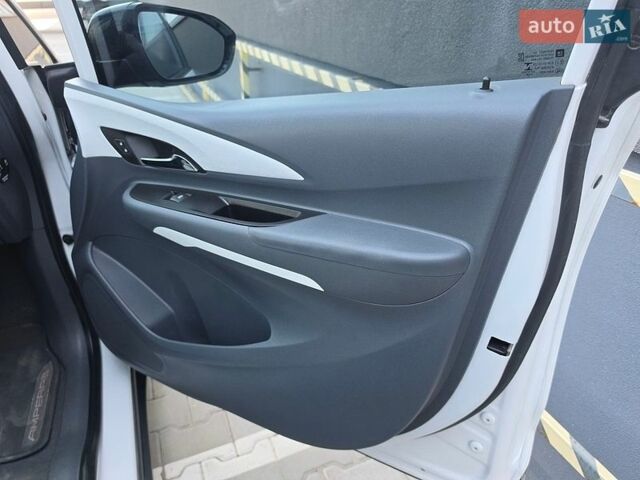 Білий Опель Ampera-e, об'ємом двигуна 0 л та пробігом 129 тис. км за 13999 $, фото 32 на Automoto.ua