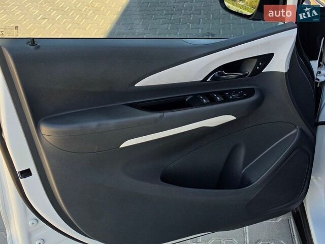 Білий Опель Ampera-e, об'ємом двигуна 0 л та пробігом 129 тис. км за 13999 $, фото 18 на Automoto.ua