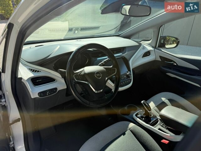 Білий Опель Ampera-e, об'ємом двигуна 0 л та пробігом 120 тис. км за 12200 $, фото 26 на Automoto.ua
