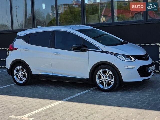 Белый Опель Ampera-e, объемом двигателя 0 л и пробегом 129 тыс. км за 14499 $, фото 3 на Automoto.ua