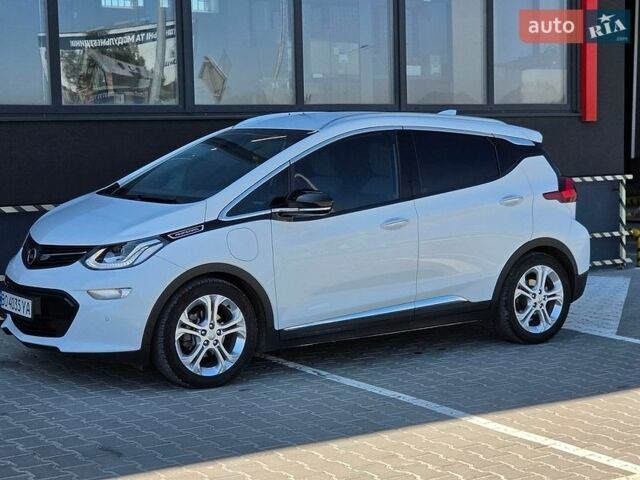 Белый Опель Ampera-e, объемом двигателя 0 л и пробегом 129 тыс. км за 14499 $, фото 12 на Automoto.ua