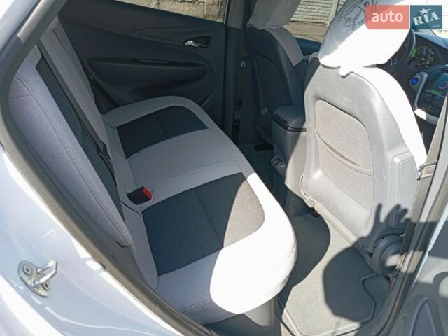 Білий Опель Ampera-e, об'ємом двигуна 0 л та пробігом 280 тис. км за 12700 $, фото 7 на Automoto.ua