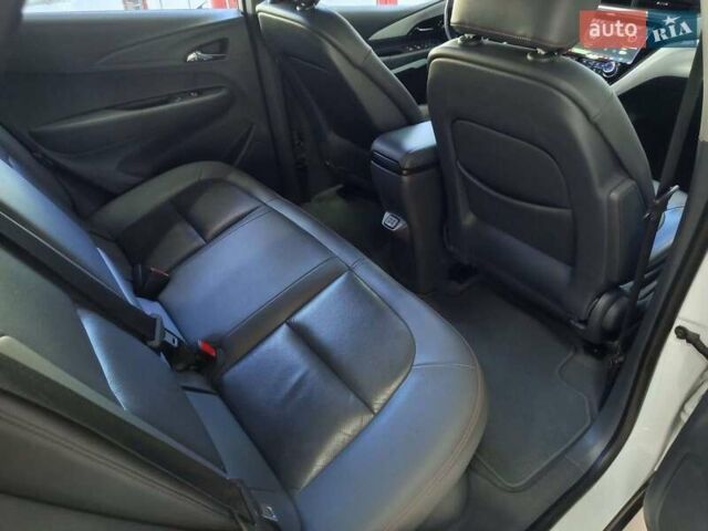 Белый Опель Ampera-e, объемом двигателя 0 л и пробегом 51 тыс. км за 16500 $, фото 31 на Automoto.ua