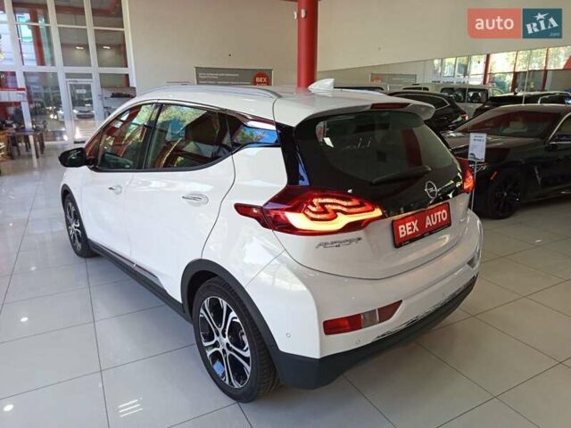 Белый Опель Ampera-e, объемом двигателя 0 л и пробегом 51 тыс. км за 16500 $, фото 2 на Automoto.ua