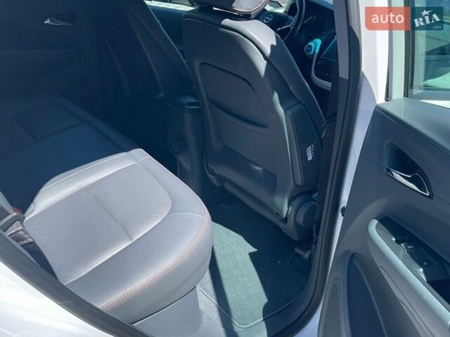 Белый Опель Ampera-e, объемом двигателя 0 л и пробегом 112 тыс. км за 15750 $, фото 7 на Automoto.ua