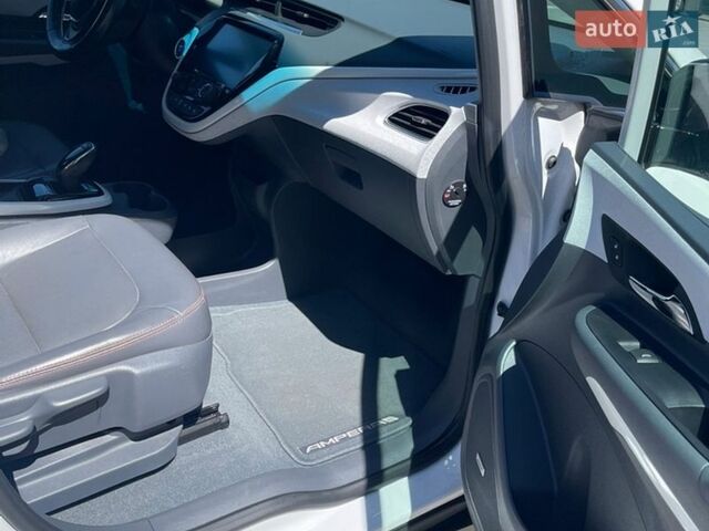 Белый Опель Ampera-e, объемом двигателя 0 л и пробегом 112 тыс. км за 15750 $, фото 6 на Automoto.ua