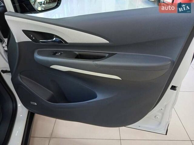Белый Опель Ampera-e, объемом двигателя 0 л и пробегом 51 тыс. км за 16500 $, фото 25 на Automoto.ua