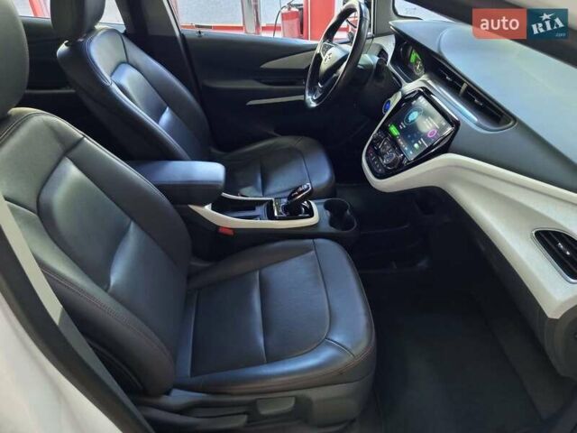 Белый Опель Ampera-e, объемом двигателя 0 л и пробегом 51 тыс. км за 16500 $, фото 22 на Automoto.ua