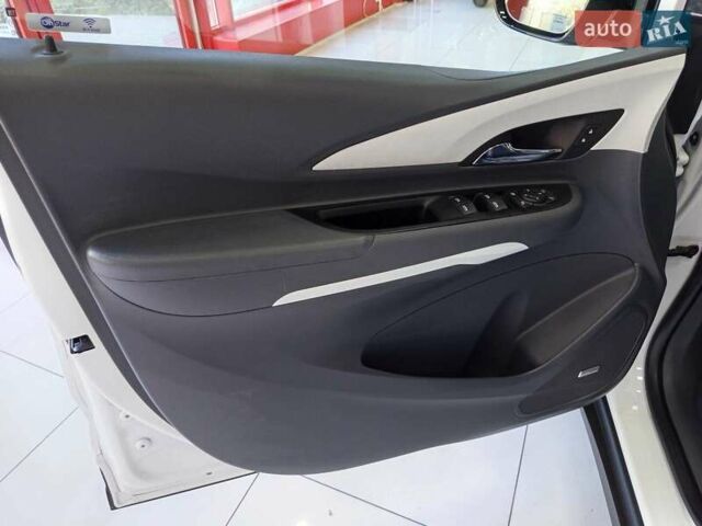 Белый Опель Ampera-e, объемом двигателя 0 л и пробегом 51 тыс. км за 16500 $, фото 12 на Automoto.ua