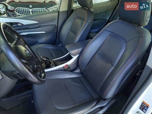 Белый Опель Ampera-e, объемом двигателя 0 л и пробегом 51 тыс. км за 16500 $, фото 11 на Automoto.ua