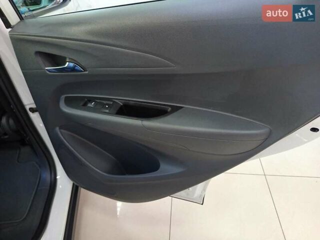 Белый Опель Ampera-e, объемом двигателя 0 л и пробегом 51 тыс. км за 16500 $, фото 33 на Automoto.ua