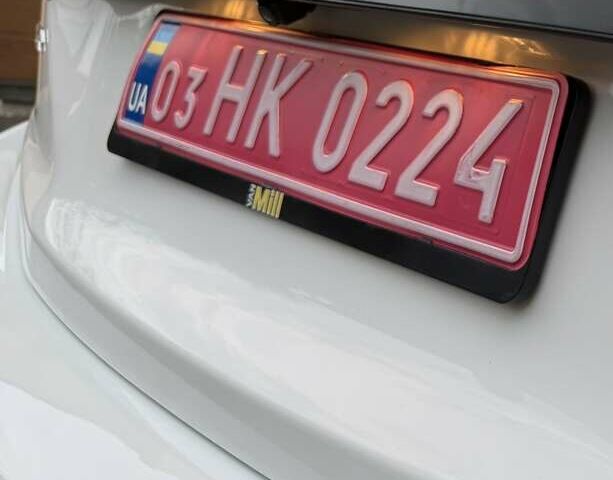 Белый Опель Ampera-e, объемом двигателя 0 л и пробегом 71 тыс. км за 14350 $, фото 32 на Automoto.ua