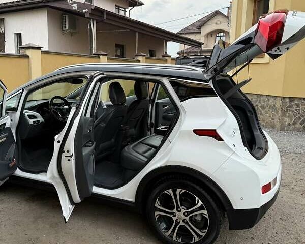 Белый Опель Ampera-e, объемом двигателя 0 л и пробегом 71 тыс. км за 14350 $, фото 47 на Automoto.ua