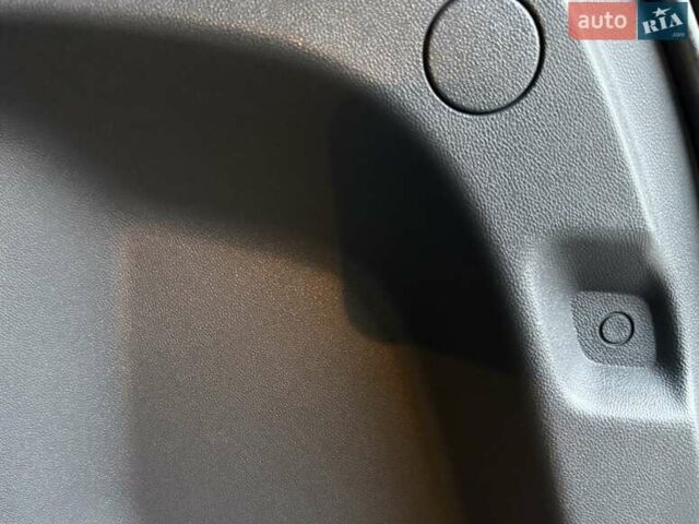 Белый Опель Ampera-e, объемом двигателя 0 л и пробегом 71 тыс. км за 14350 $, фото 108 на Automoto.ua