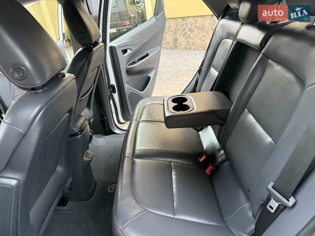 Белый Опель Ampera-e, объемом двигателя 0 л и пробегом 71 тыс. км за 14350 $, фото 54 на Automoto.ua