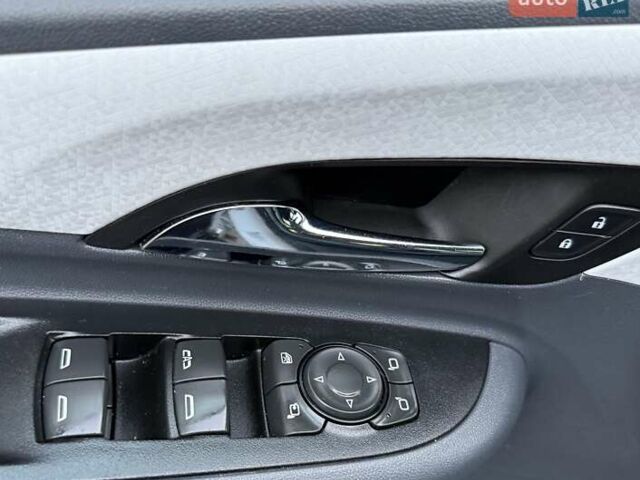 Белый Опель Ampera-e, объемом двигателя 0 л и пробегом 71 тыс. км за 14350 $, фото 66 на Automoto.ua