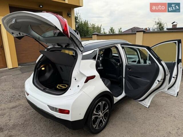 Белый Опель Ampera-e, объемом двигателя 0 л и пробегом 71 тыс. км за 14350 $, фото 59 на Automoto.ua