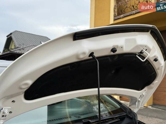 Белый Опель Ampera-e, объемом двигателя 0 л и пробегом 71 тыс. км за 14350 $, фото 43 на Automoto.ua