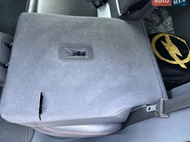 Белый Опель Ampera-e, объемом двигателя 0 л и пробегом 71 тыс. км за 14350 $, фото 99 на Automoto.ua