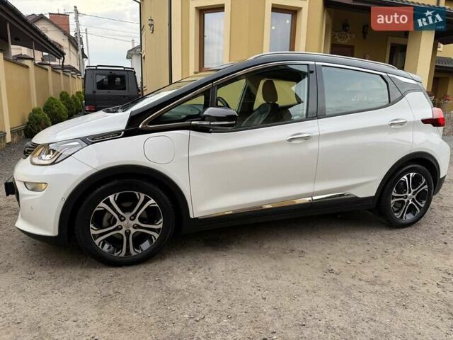 Белый Опель Ampera-e, объемом двигателя 0 л и пробегом 71 тыс. км за 14350 $, фото 4 на Automoto.ua