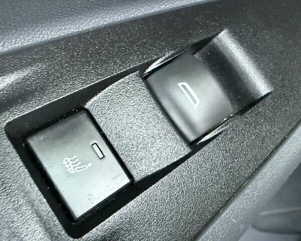 Белый Опель Ampera-e, объемом двигателя 0 л и пробегом 71 тыс. км за 14350 $, фото 93 на Automoto.ua