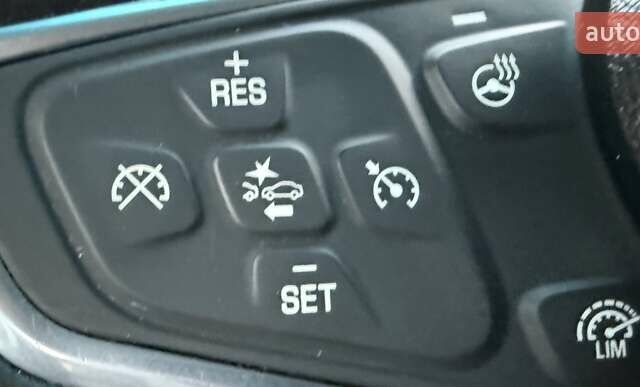 Белый Опель Ampera-e, объемом двигателя 0 л и пробегом 71 тыс. км за 14350 $, фото 87 на Automoto.ua