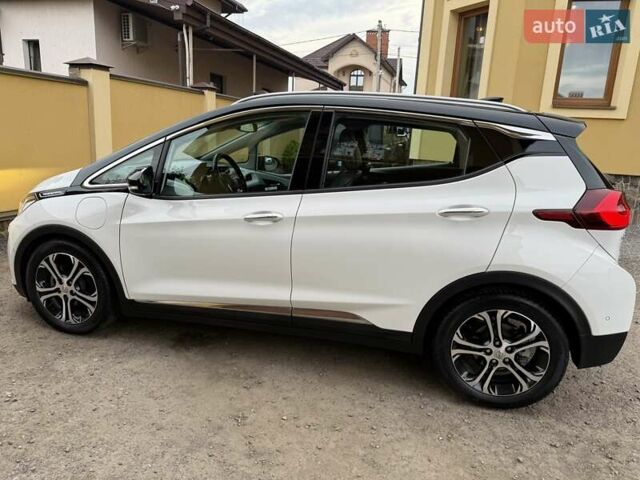 Белый Опель Ampera-e, объемом двигателя 0 л и пробегом 71 тыс. км за 14350 $, фото 6 на Automoto.ua