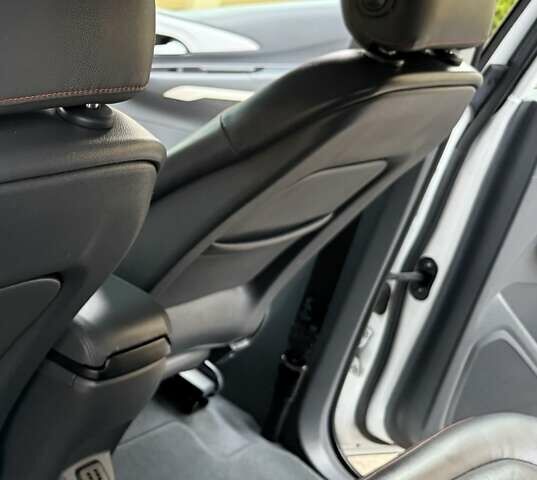 Белый Опель Ampera-e, объемом двигателя 0 л и пробегом 71 тыс. км за 14350 $, фото 55 на Automoto.ua