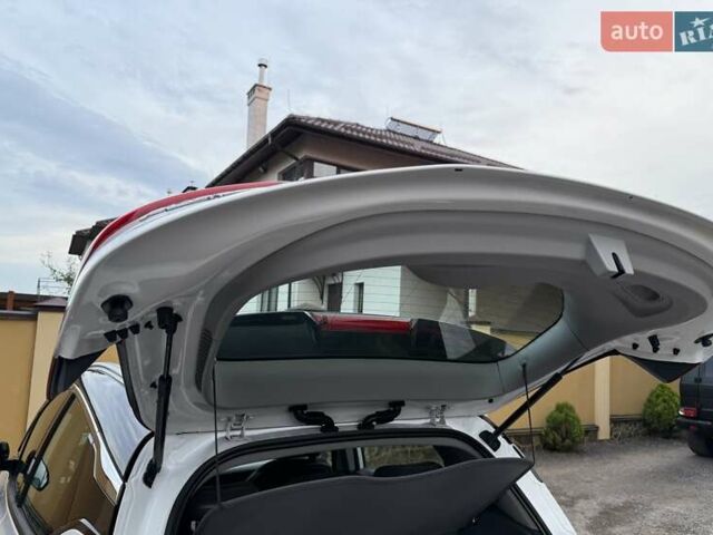 Белый Опель Ampera-e, объемом двигателя 0 л и пробегом 71 тыс. км за 14350 $, фото 104 на Automoto.ua