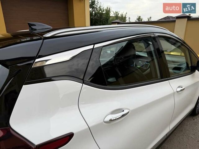 Белый Опель Ampera-e, объемом двигателя 0 л и пробегом 71 тыс. км за 14350 $, фото 33 на Automoto.ua