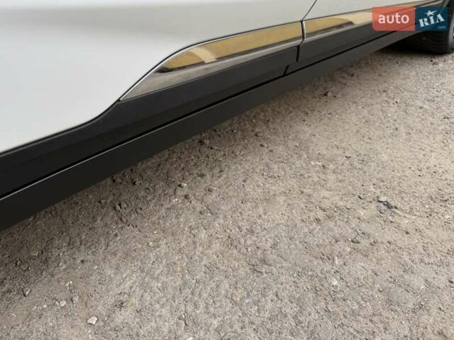 Белый Опель Ampera-e, объемом двигателя 0 л и пробегом 71 тыс. км за 14350 $, фото 34 на Automoto.ua